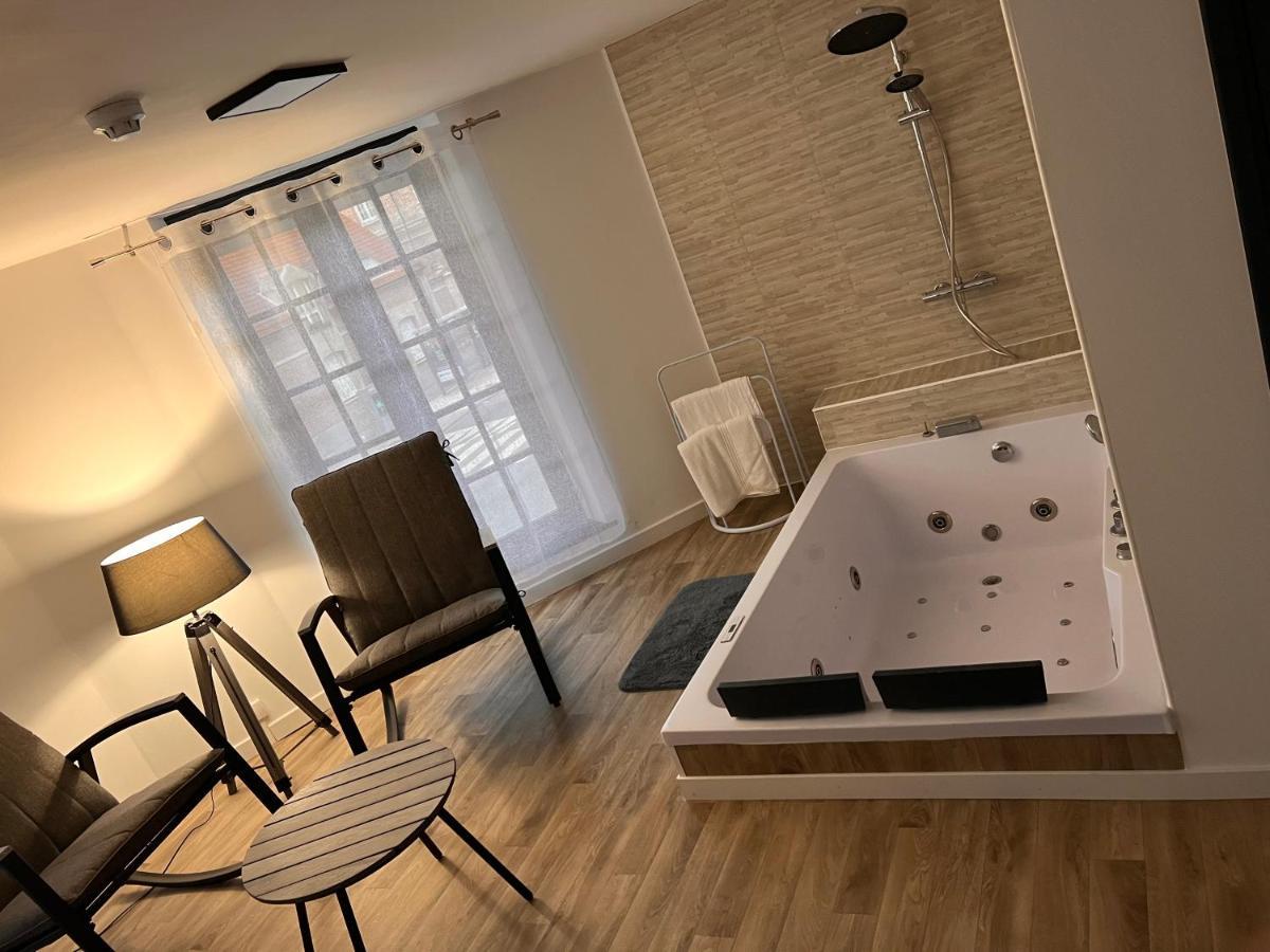 Hotel Magnifique Loft 35m2 Jacuzzi RVB NIGHT 1 à Amiens Extérieur photo